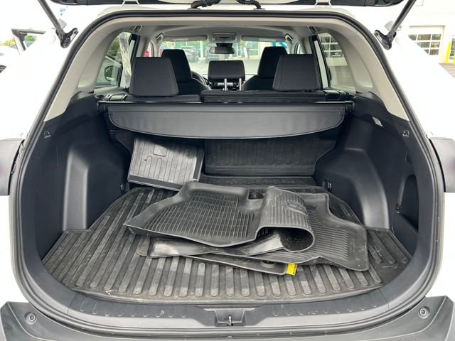 2021 Toyota RAV4 LE - Photo 22