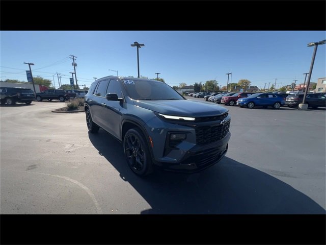 2025 Chevrolet Traverse RS photo 2