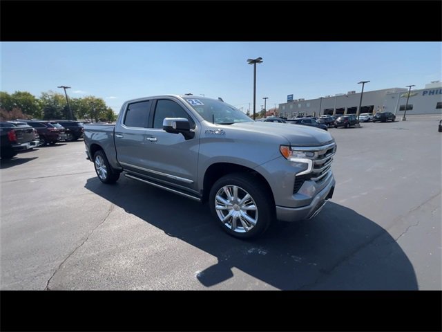 2024 Chevrolet Silverado 1500 High Country photo 2