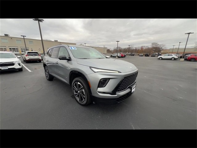 2025 Buick Enclave Sport Touring photo 2