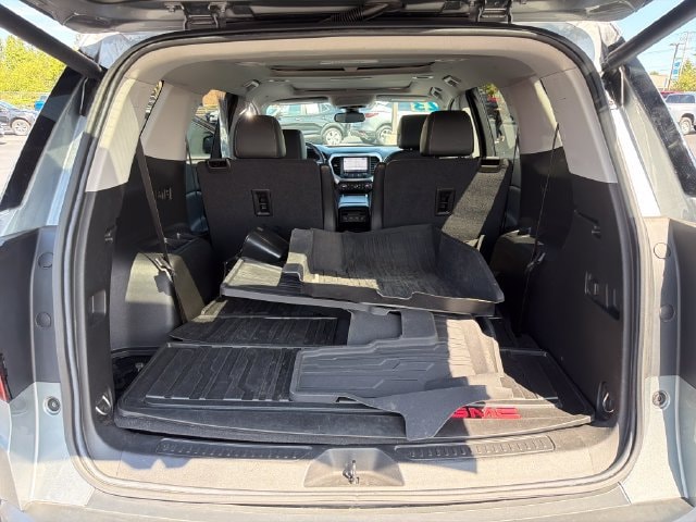 2023 GMC Acadia SLT - Photo 24