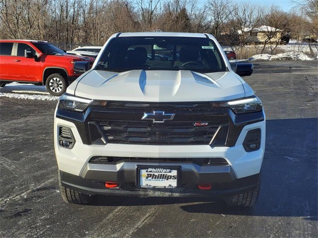 2025 Chevrolet Colorado Z71 photo 2