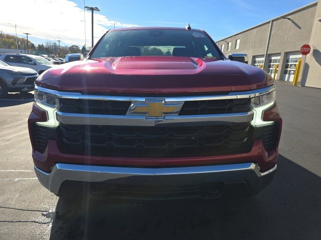 2022 Chevrolet Silverado 1500 LT photo 2