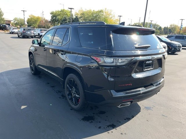 2021 Chevrolet Traverse Premier photo 2