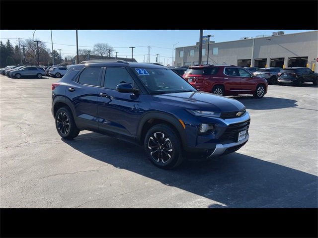 2022 Chevrolet Trailblazer LT photo 2