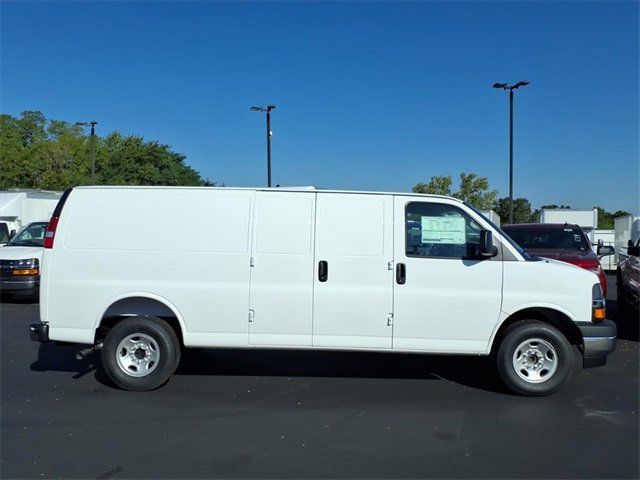 2025 Chevrolet Express Cargo 3500 Van photo 2