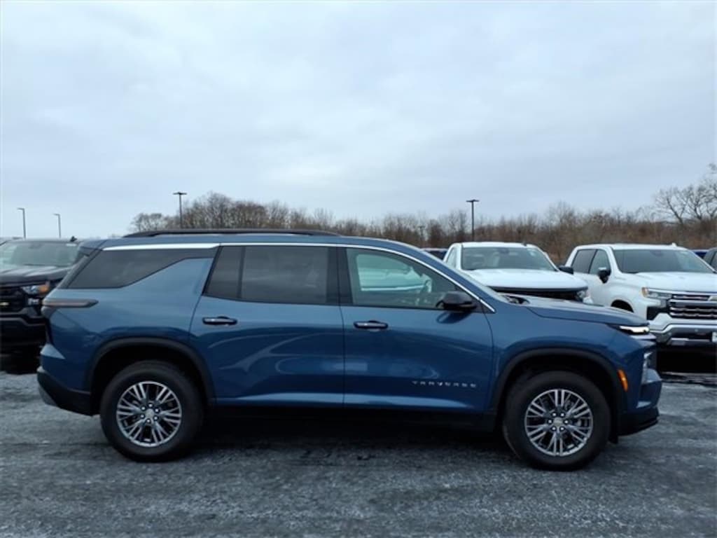 New 2025 Chevrolet Traverse LT SUV