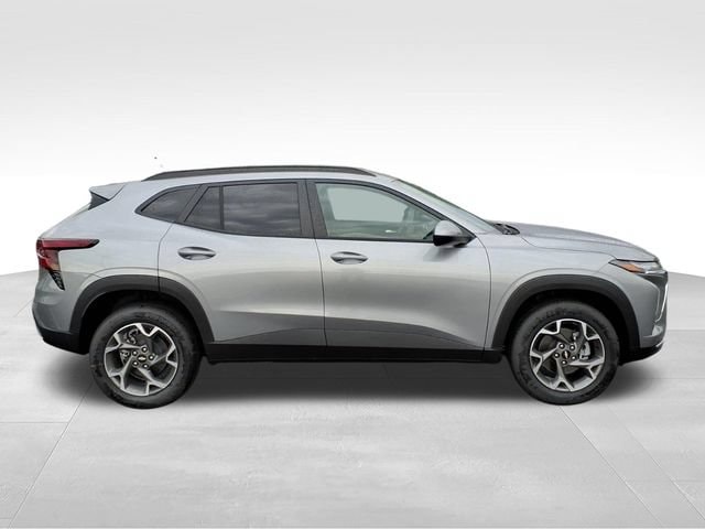 2026 Chevrolet Trax LT - Photo 2