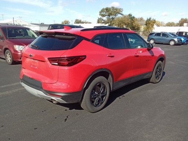 2024 Chevrolet Blazer 2LT photo 2