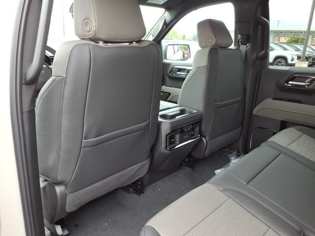2026 Chevrolet Silverado 1500 ZR2 - Photo 8