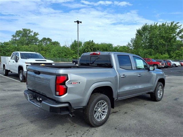 2025 Chevrolet Colorado Work Truck LT photo 3