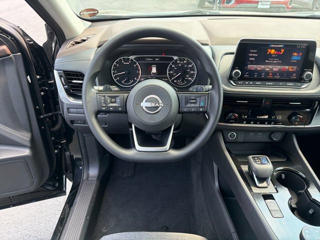 2022 Nissan Rogue SV - Photo 13
