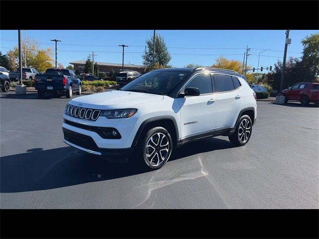 2023 Jeep Compass Limited photo 3