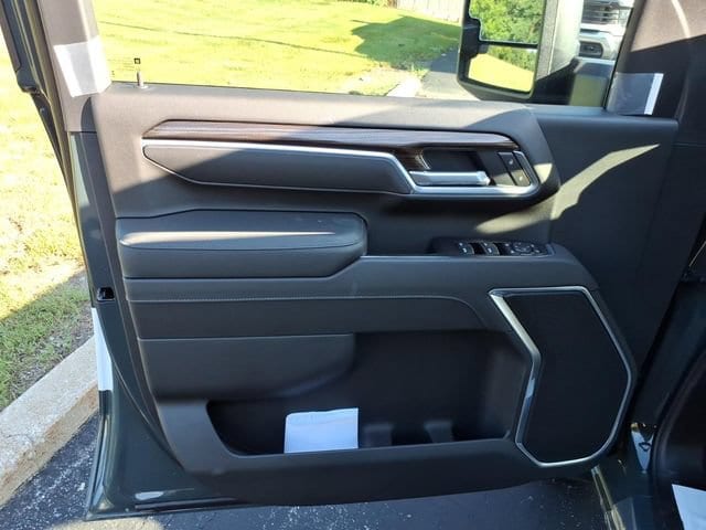 2026 Chevrolet Silverado 3500 HD LT - Photo 11