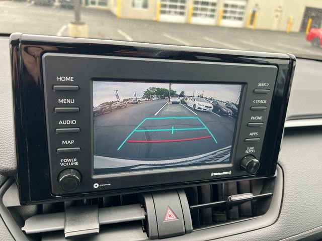 2021 Toyota RAV4 LE - Photo 19