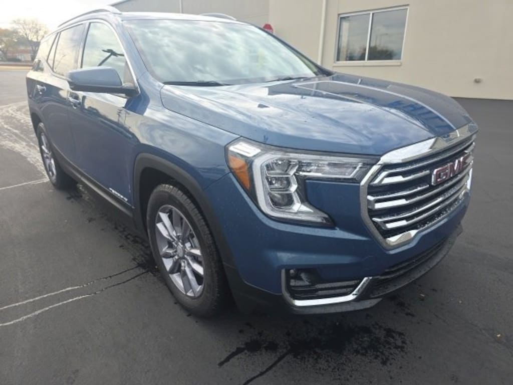Used 2024 GMC Terrain SLT SUV
