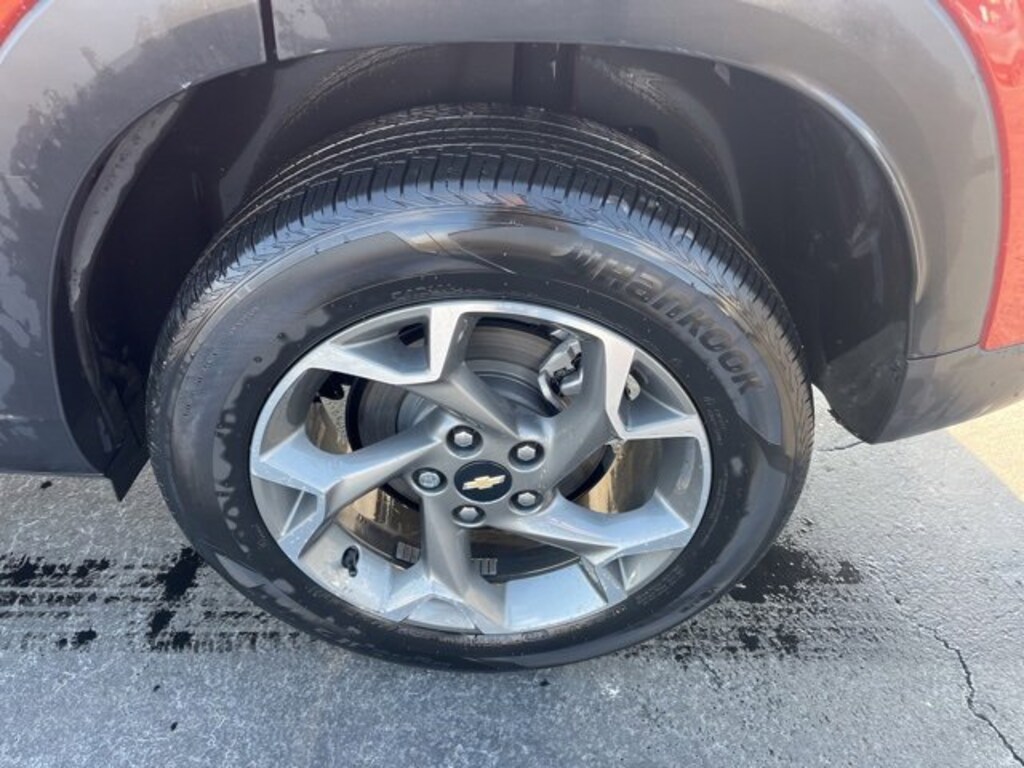 Used 2024 Chevrolet Trax LT SUV