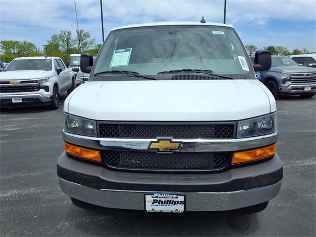 2025 Chevrolet Express Cargo 2500 Van photo 2