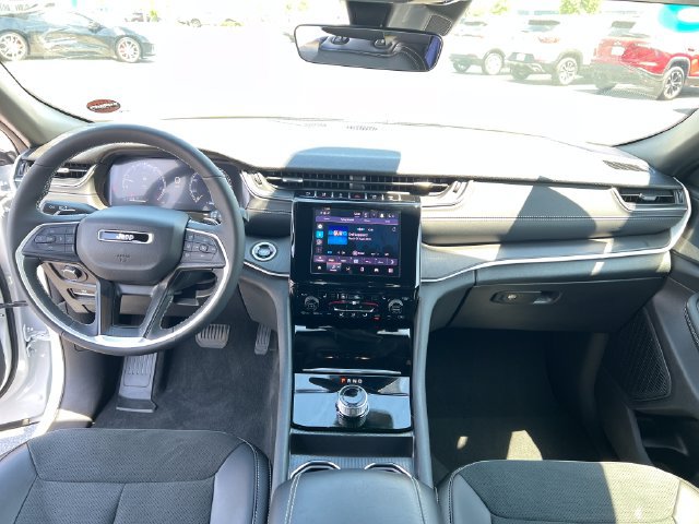 2025 Jeep Grand Cherokee Altitude - Photo 12