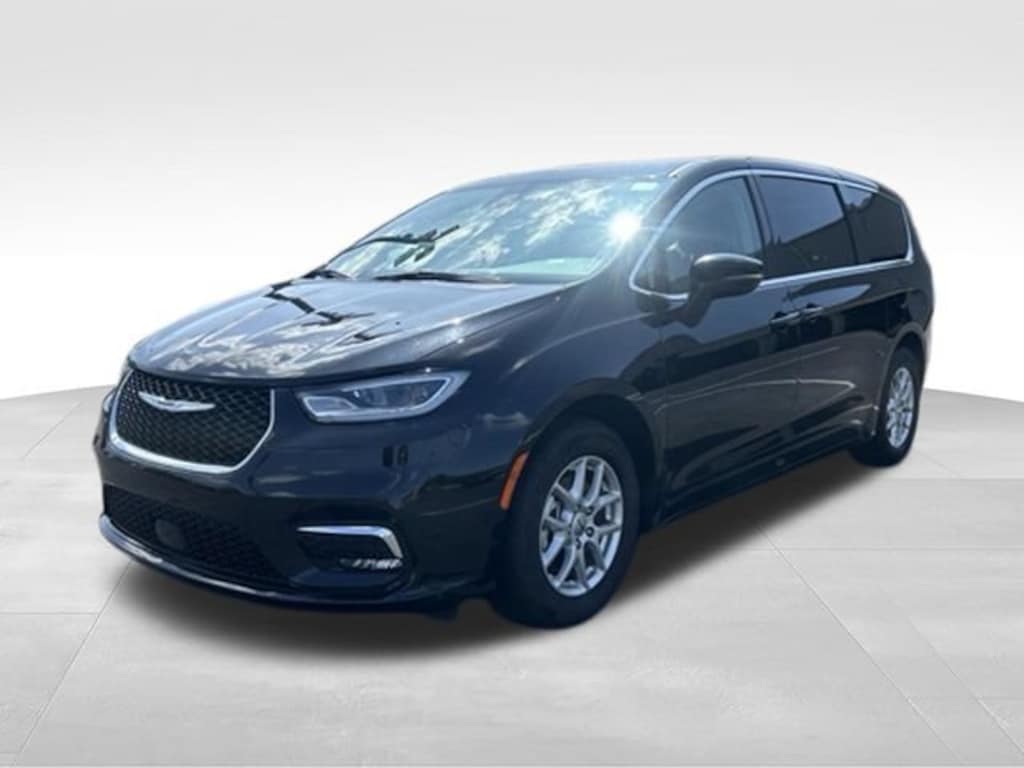 Used 2024 Chrysler Pacifica Touring L Van Passenger Van