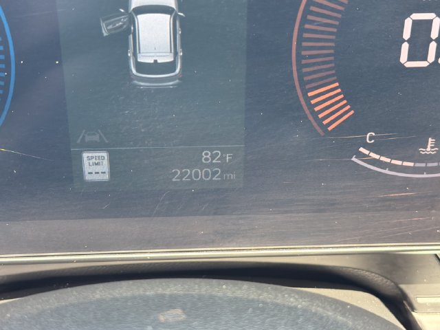 2025 Hyundai Kona SEL - Photo 16