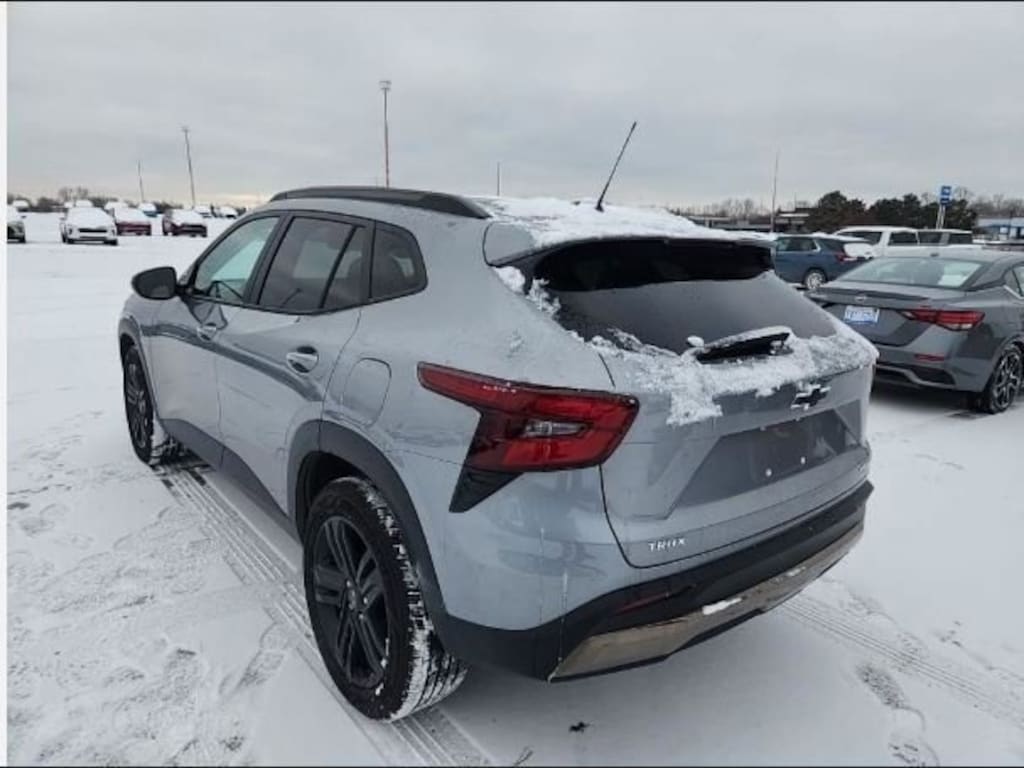 Used 2024 Chevrolet Trax Activ SUV