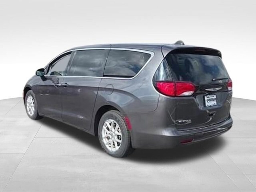 Used 2022 Chrysler Voyager LX