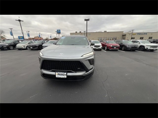2025 Buick Enclave Sport Touring photo 3