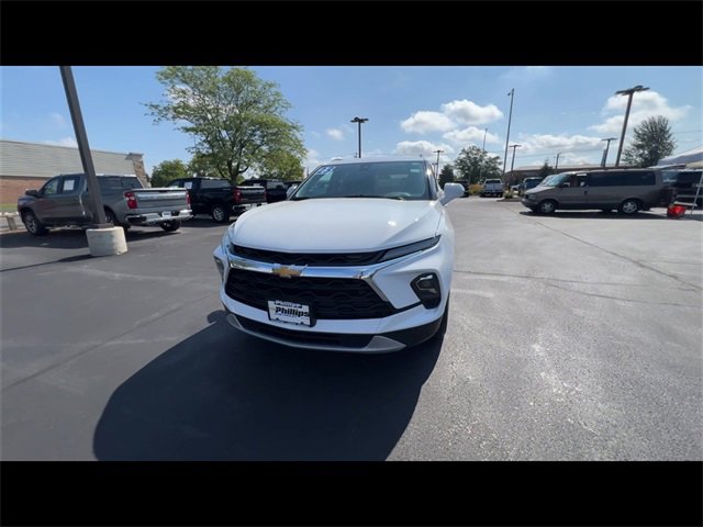 2023 Chevrolet Blazer 2LT photo 3