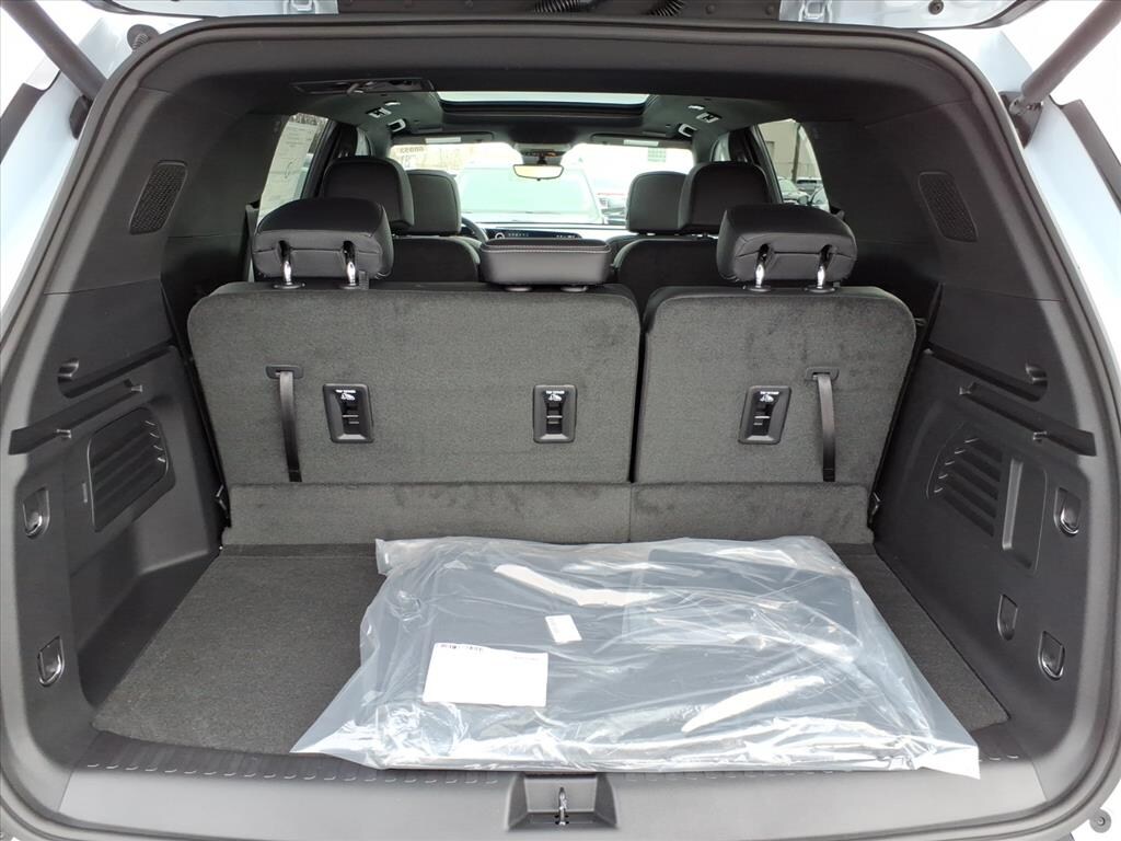 New 2026 Chevrolet Traverse LT SUV