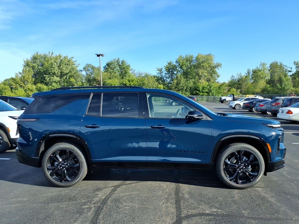 New 2027 Chevrolet Traverse RS SUV