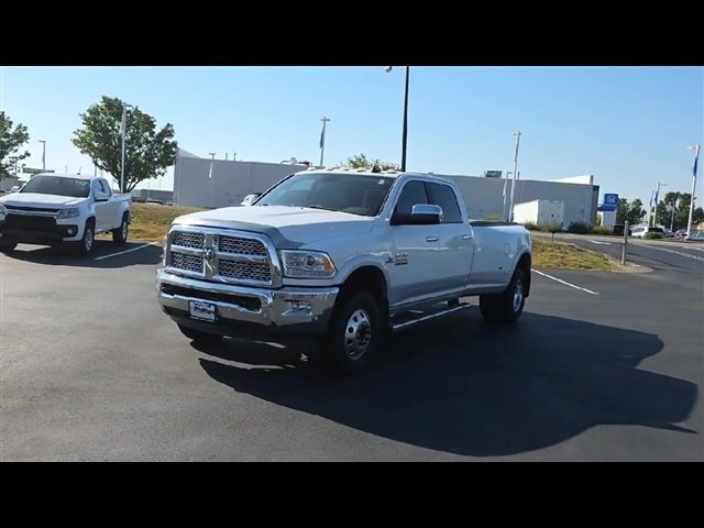 2017 Ram 3500 Laramie photo 3