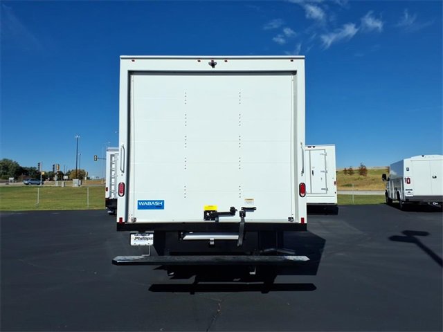 2025 Chevrolet Express 3500 Cutaway Van photo 4