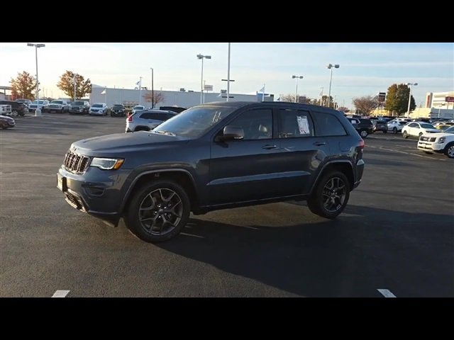 2021 Jeep Grand Cherokee Anniversary Edition photo 4