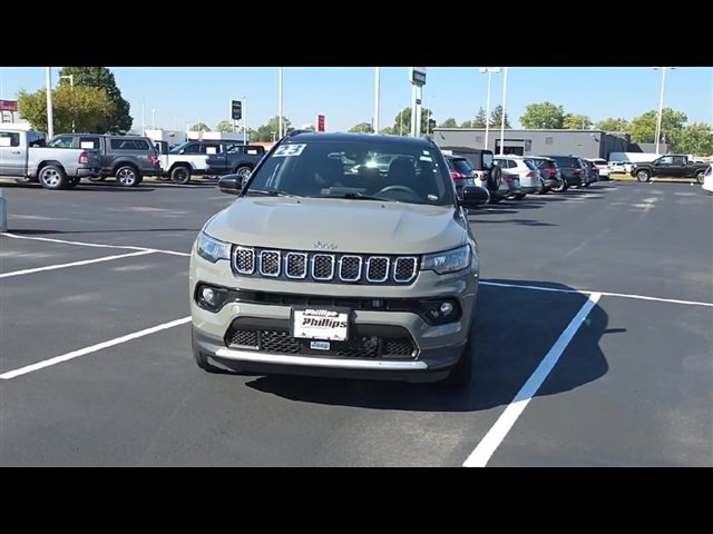 2023 Jeep Compass Limited photo 3