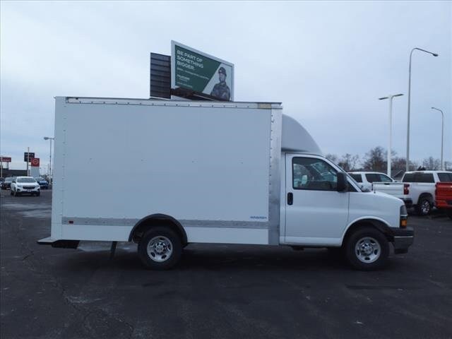 2024 Chevrolet Express 3500 Cutaway Van photo 2