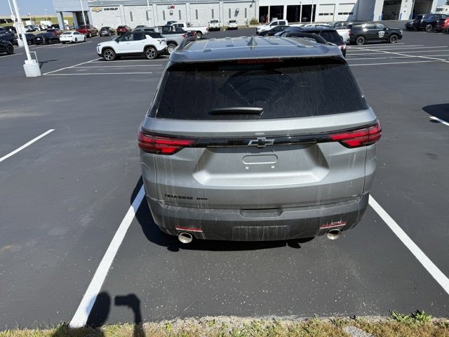 2023 Chevrolet Traverse LS photo 3