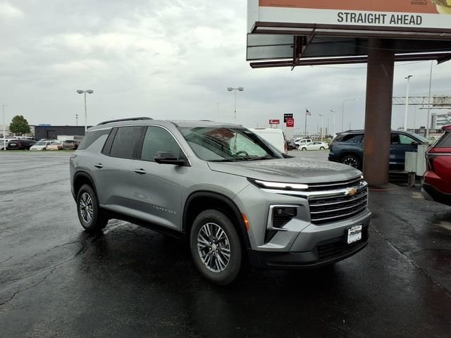 2026 Chevrolet Traverse FWD LT's photo