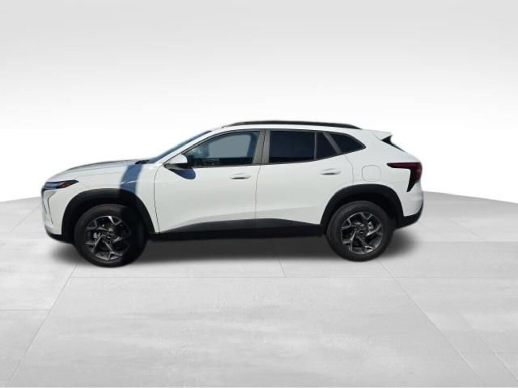 Used 2025 Chevrolet Trax LT SUV