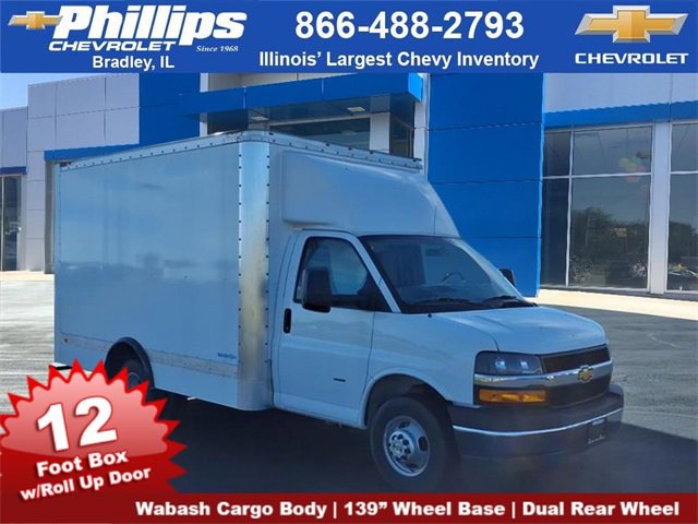 2025 Chevrolet Express Cutaway Base's photo