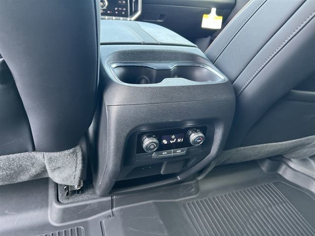 2024 GMC Acadia AT4 - Photo 23