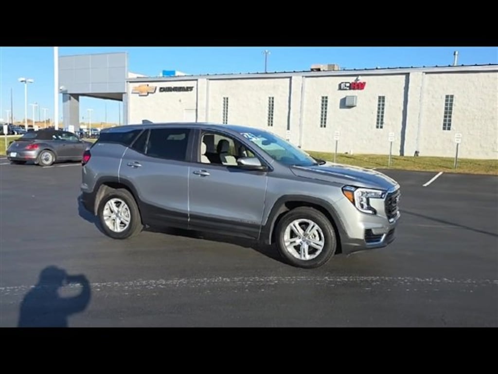 Used 2024 GMC Terrain SLE SUV