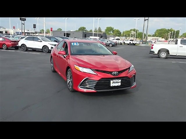 2023 Toyota Camry XLE photo 3