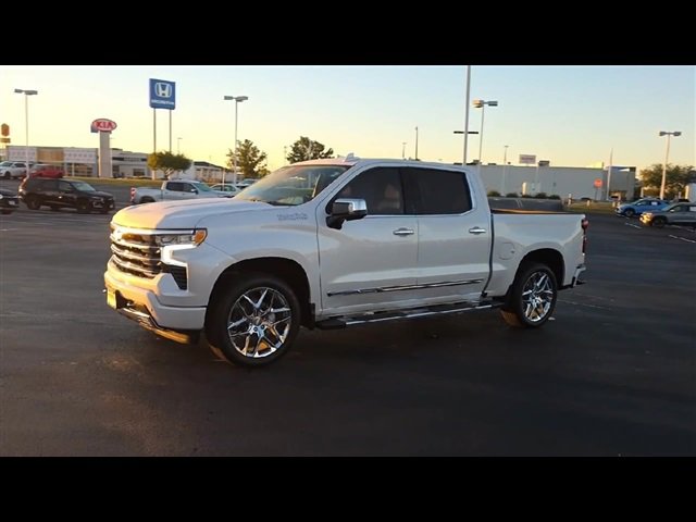 2024 Chevrolet Silverado 1500 High Country photo 4