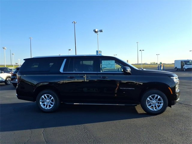 2026 Chevrolet Suburban LT photo 2