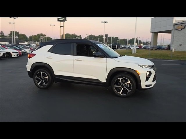 2023 Chevrolet Trailblazer RS photo 2