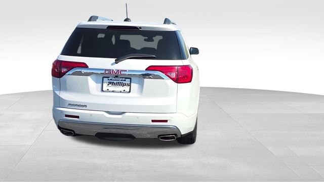 2017 GMC Acadia Denali - Photo 10