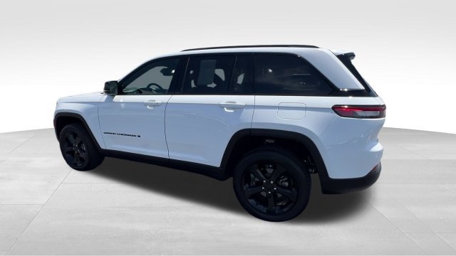 Used 2025 Jeep Grand Cherokee Altitude X 4x4 SUV