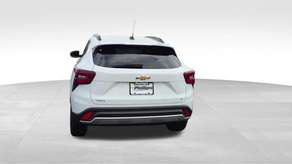 Used 2025 Chevrolet Trax LT SUV