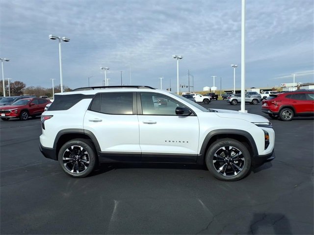 2026 Chevrolet Equinox RS photo 2